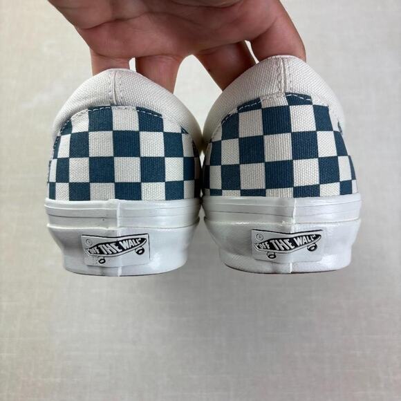 Athletic_Shoes